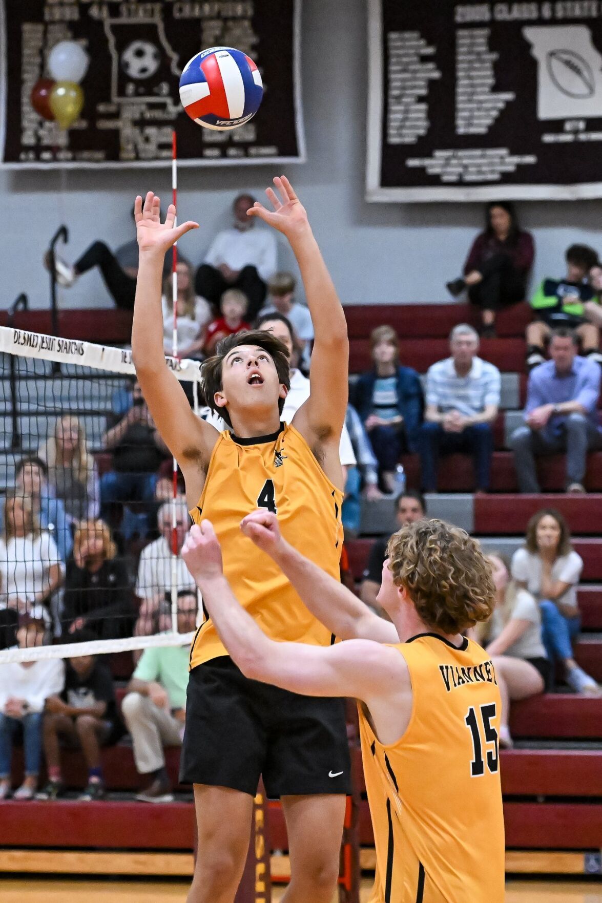 05/02/24 - Boys Volleyball Vianney at De Smet